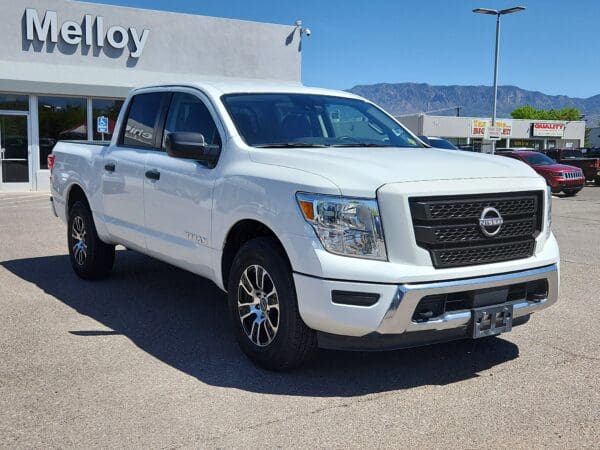 2023 Nissan Titan - Image 4