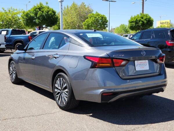 2024 Nissan Altima - Image 3