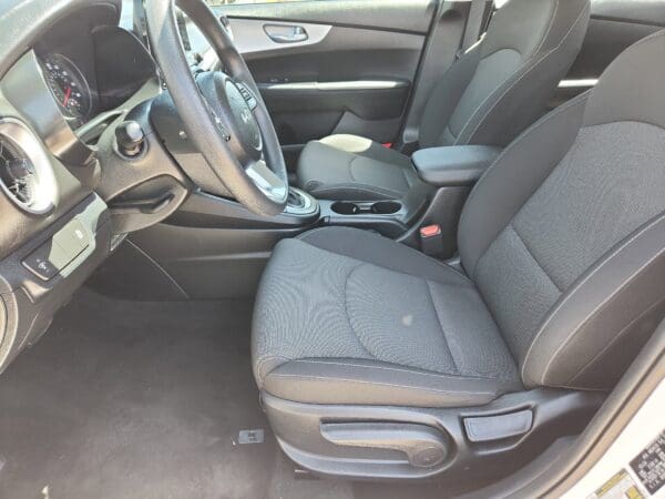 2024 Kia Forte - Image 15
