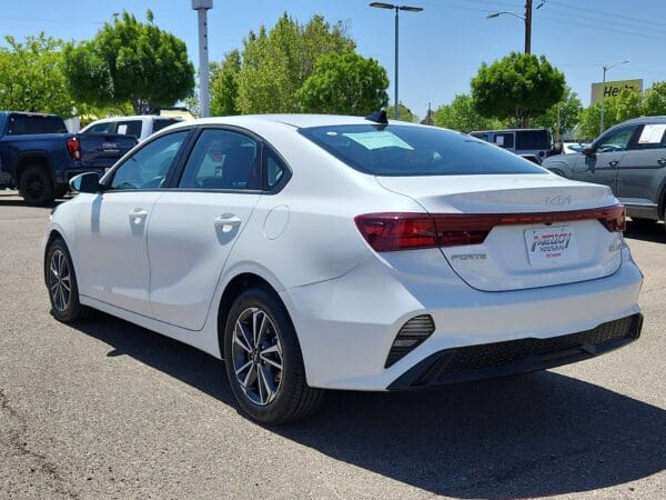 2024 Kia Forte - Image 3