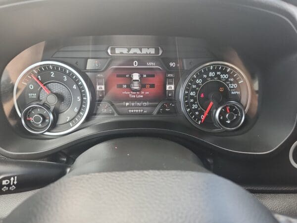 2023 Ram 1500 - Image 8