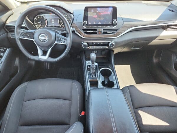 2023 Nissan Altima - Image 17
