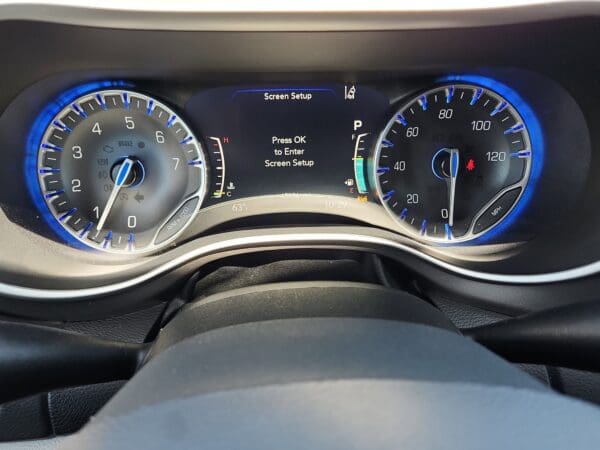 2022 Chrysler Pacifica - Image 8