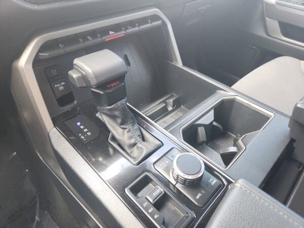 2022 Toyota Tundra 4WD - Image 10