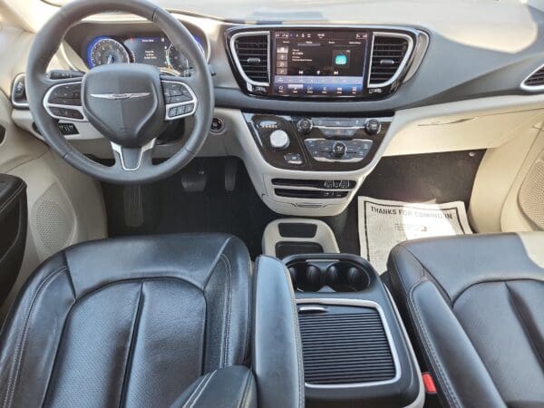 2022 Chrysler Pacifica - Image 18
