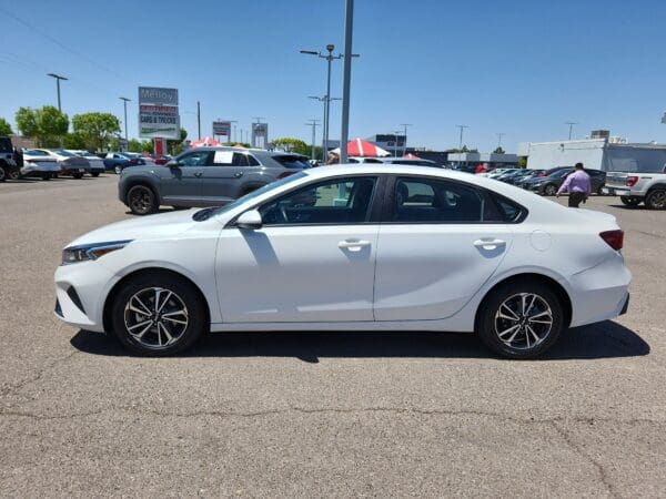 2024 Kia Forte - Image 2