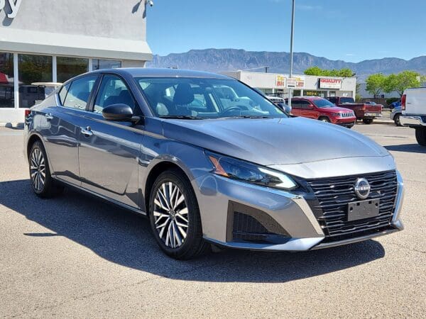 2024 Nissan Altima - Image 4