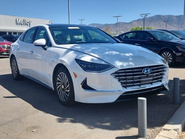 2021 Hyundai Sonata Hybrid - Image 3