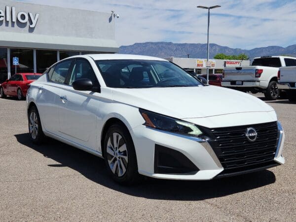 2024 Nissan Altima - Image 4