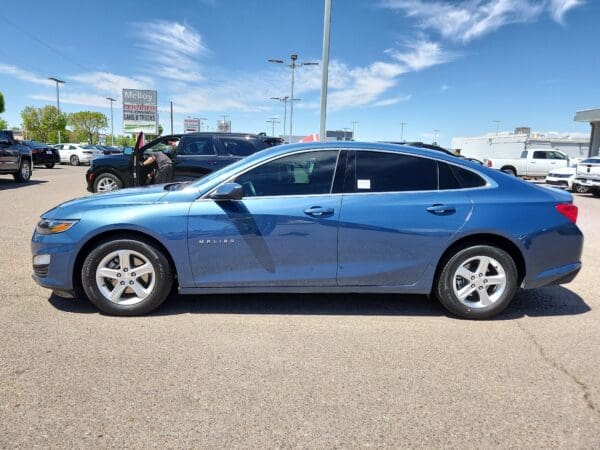 2024 Chevrolet Malibu - Image 2