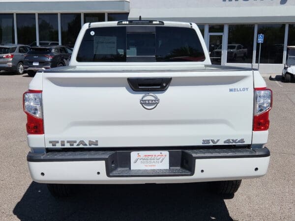 2023 Nissan Titan - Image 17