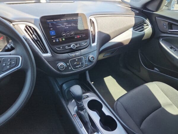 2024 Chevrolet Malibu - Image 9