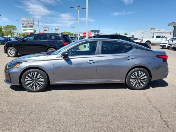2024 Nissan Altima - Image 2