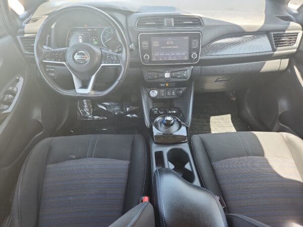 2021 Nissan LEAF - Image 17