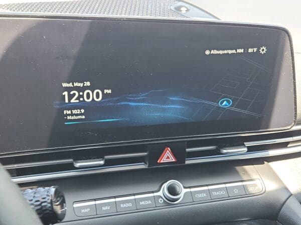 2024 Hyundai Elantra - Image 11