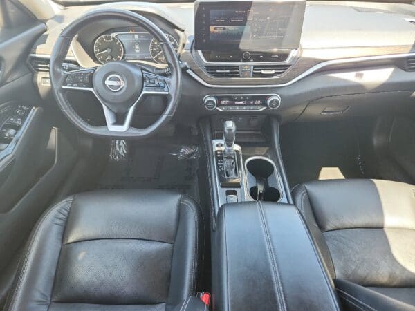 2023 Nissan Altima - Image 18
