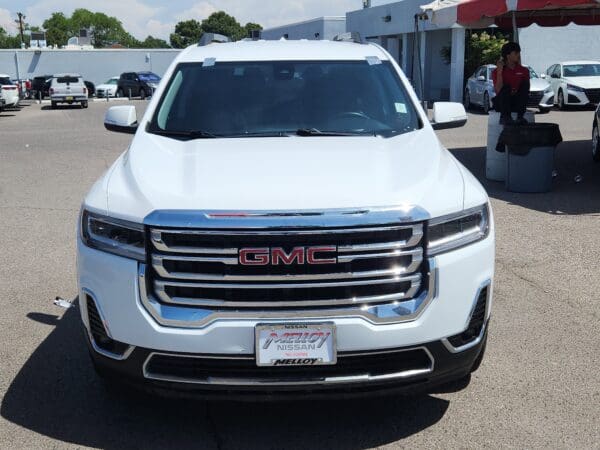 2023 GMC Acadia - Image 5
