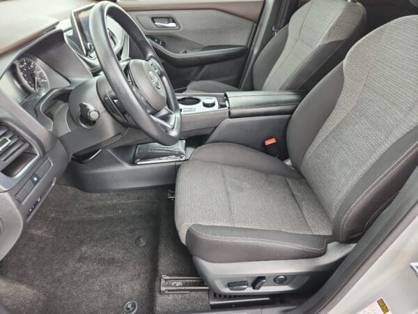 2023 Nissan Rogue - Image 15