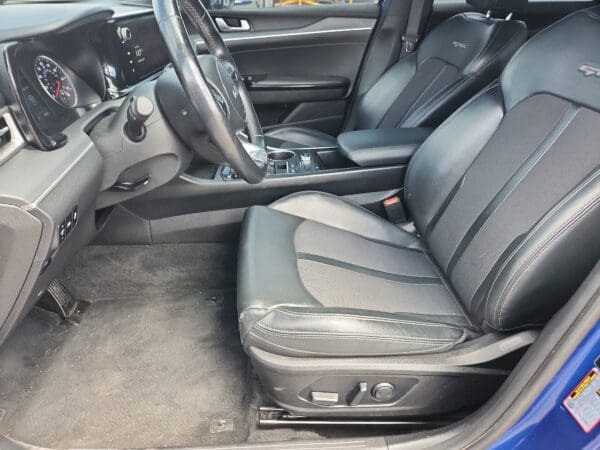 2022 Kia K5 - Image 15