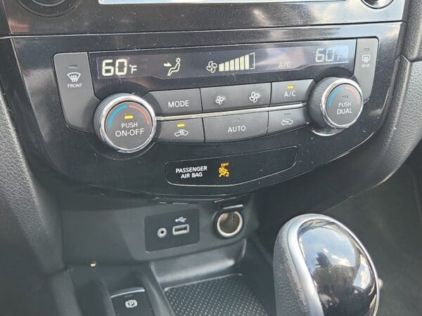2020 Nissan Rogue - Image 13