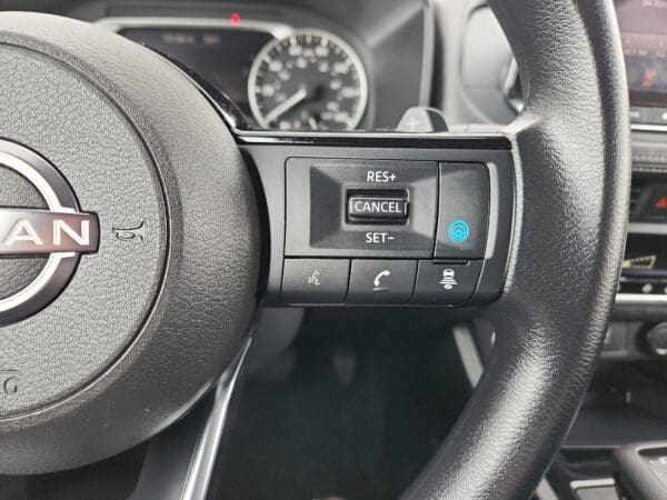 2023 Nissan Rogue - Image 7