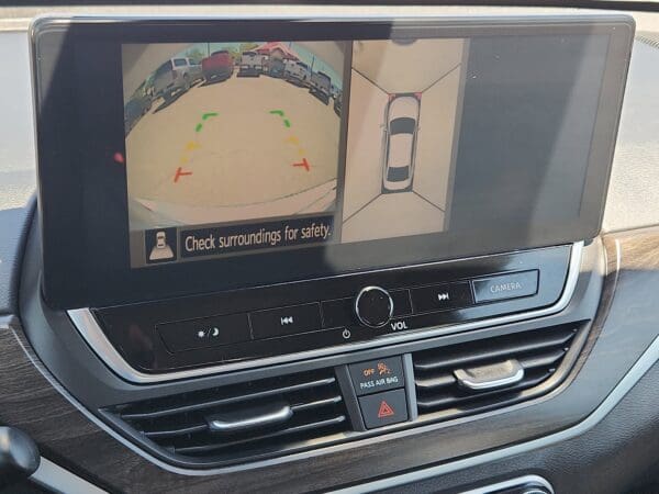 2023 Nissan Altima - Image 12