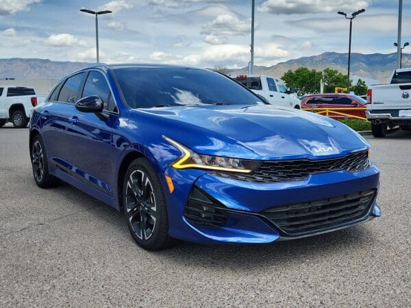 2022 Kia K5 - Image 4