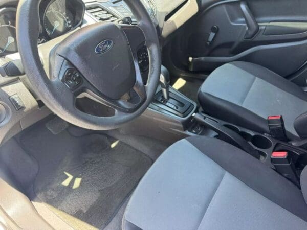2015 Ford Fiesta - Image 5