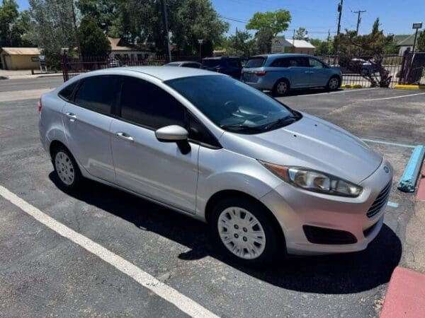 2015 Ford Fiesta - Image 2