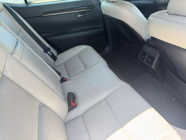 2013 Lexus ES - Image 6