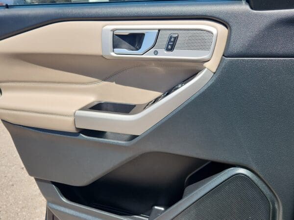 2023 Ford Explorer - Image 14
