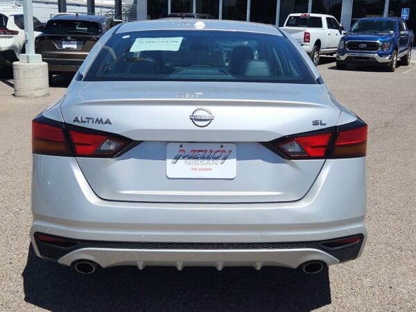2023 Nissan Altima - Image 19