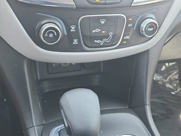 2023 Chevrolet Equinox - Image 13