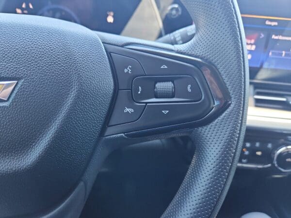 2025 Chevrolet Trax - Image 7