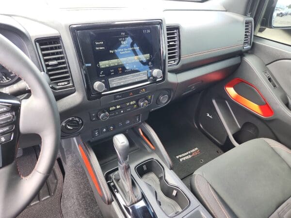 2024 Nissan Frontier - Image 9