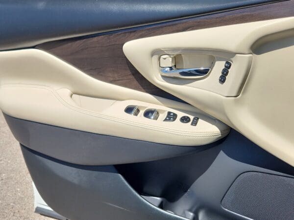 2022 Nissan Murano - Image 13