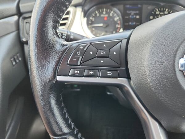 2020 Nissan Rogue - Image 6