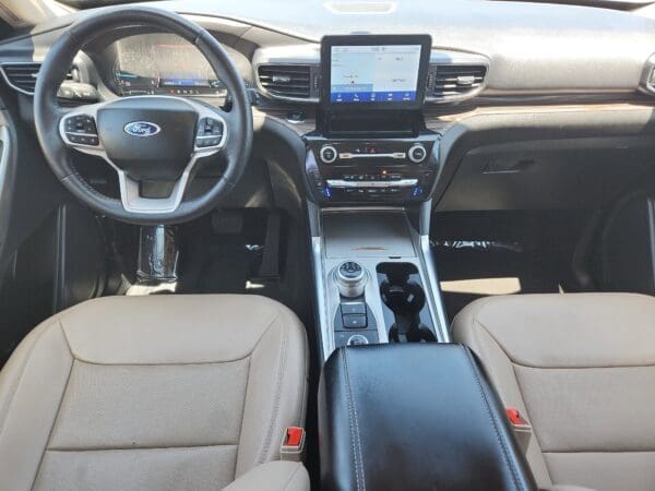 2023 Ford Explorer - Image 18