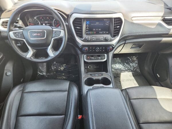 2023 GMC Acadia - Image 18
