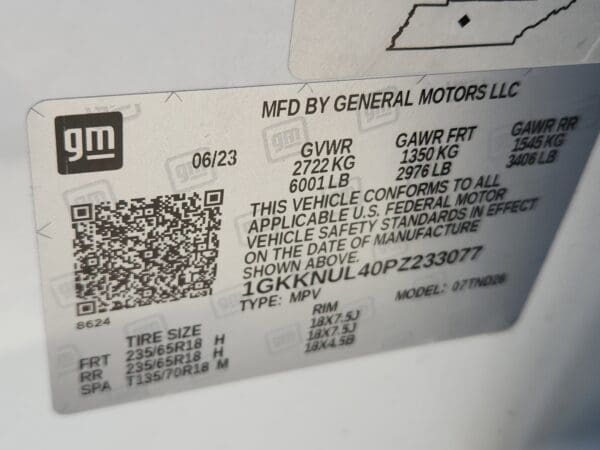2023 GMC Acadia - Image 23