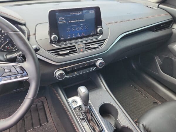 2021 Nissan Altima - Image 8