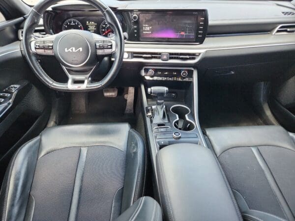 2022 Kia K5 - Image 17