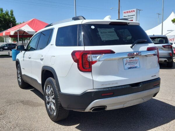 2023 GMC Acadia - Image 3