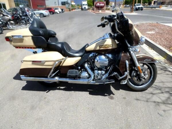 2014 Harley-Davidson FLHTK - Image 3