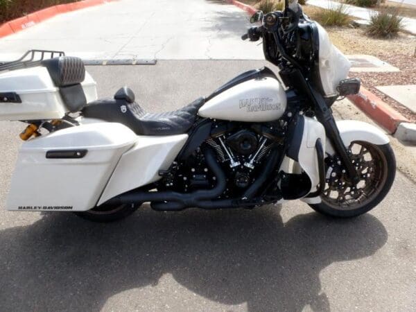 2023 Harley-Davidson FLHXST - Image 2