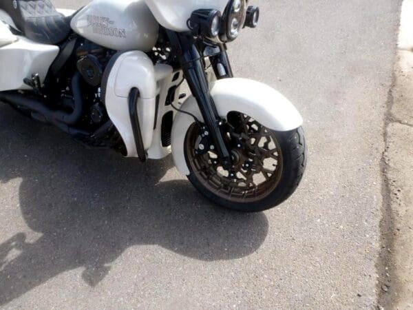 2023 Harley-Davidson FLHXST - Image 3