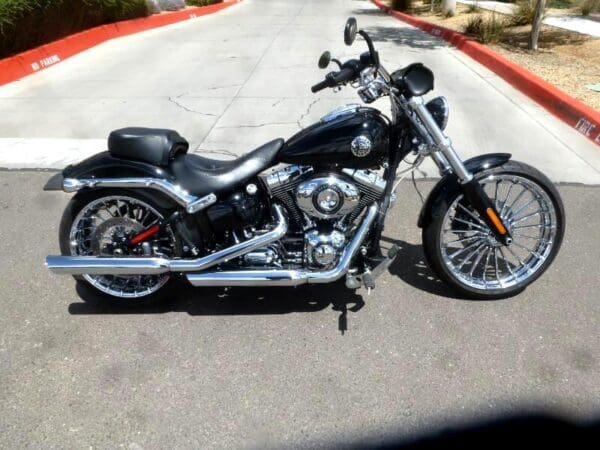 2014 Harley-Davidson FXSB - Image 2