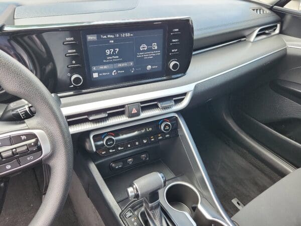 2022 Kia K5 - Image 9