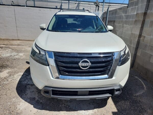 2023 Nissan Pathfinder - Image 2