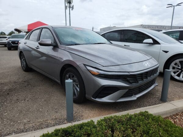 2024 Hyundai Elantra - Image 3